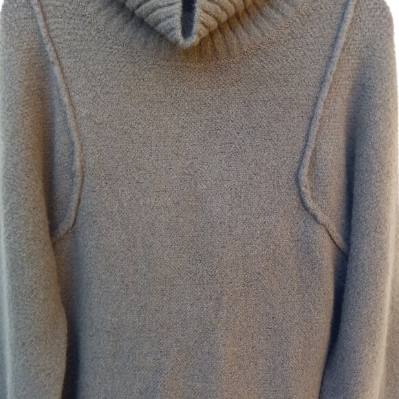 NWOT Olive Green Cozy Slouchy Turtleneck/Mockneck Sweater Size S - Picture 6 of 15